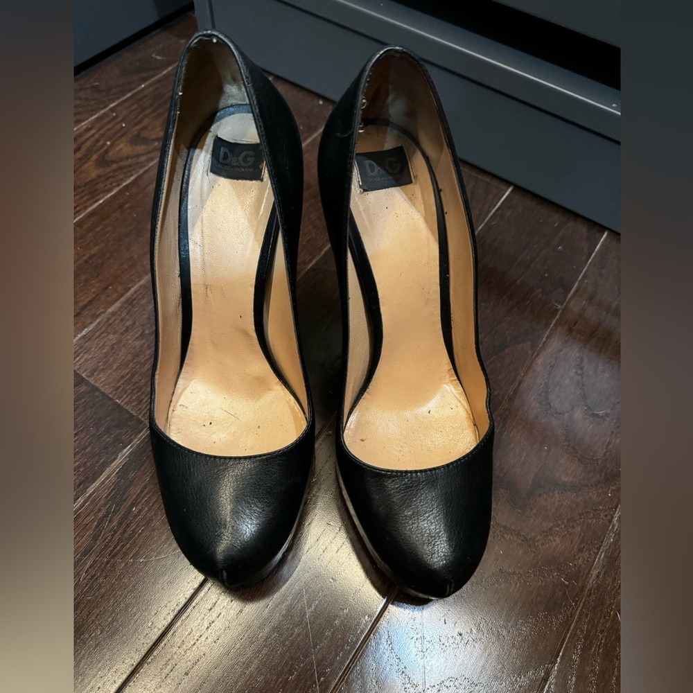 Dolce & Gabbana Leather Pumps